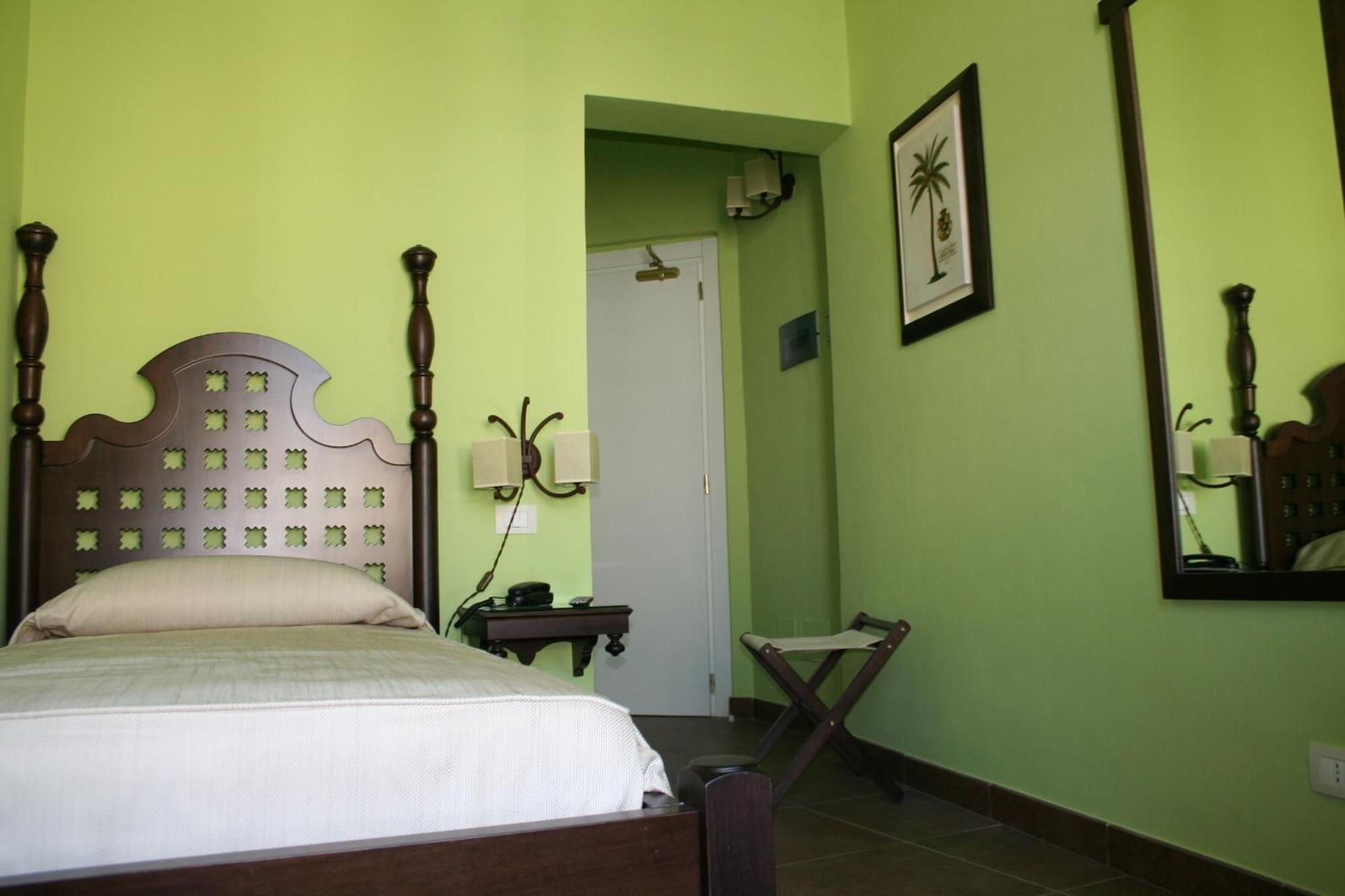 סירקוזה Hotel Dei Coloniali מראה חיצוני תמונה