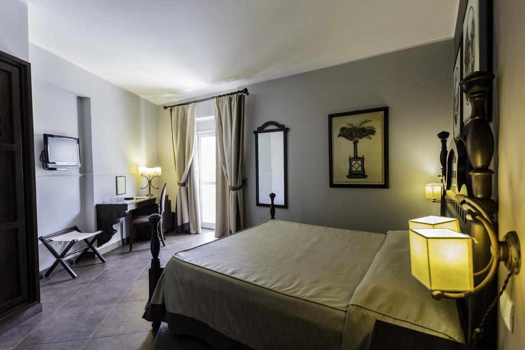 סירקוזה Hotel Dei Coloniali מראה חיצוני תמונה