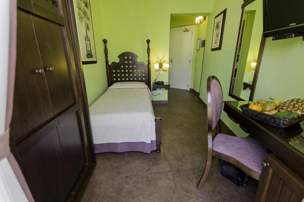 סירקוזה Hotel Dei Coloniali מראה חיצוני תמונה